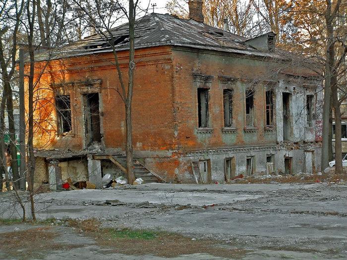 Collapsing house of the revolutionary poet Mikhail Svetlov - Dnipro