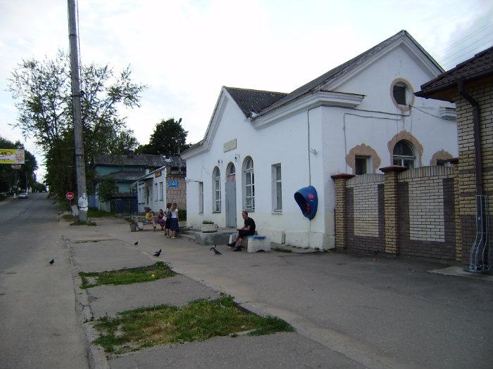 расписание автобуса кневицы демянск. расписание автобусов демянск. автостанция валдай телефон. автостанция валдай. крестцы новгородская область автостанция.