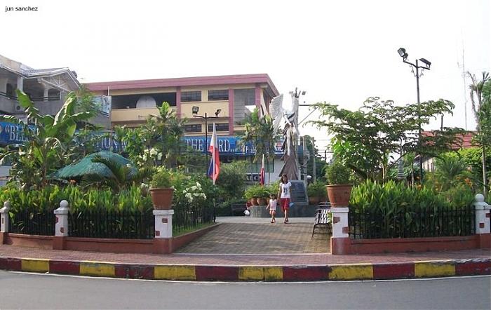 Philippines-Thailand Friendship Circle - Manila | park, roundabout ...