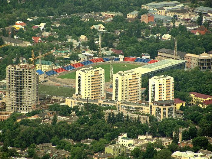 Город пятигорск телефон. Стадион Центральный Пятигорск. Пятигорск центр. Пятигорск центр города. Город Пятигорск стадион Машук.