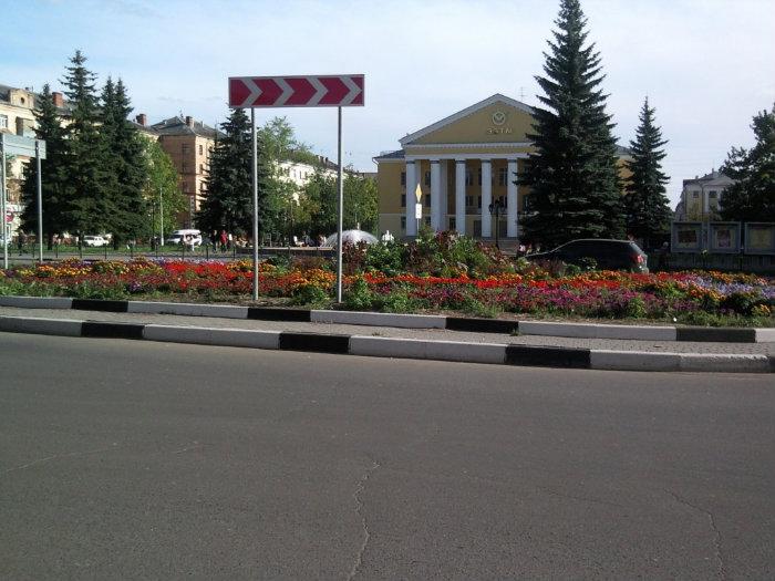 Находится город электросталь. Электросталь площадь. Центральная площадь Электросталь. Центральная площадь Электросталь 2005. Центральная площадь Электросталь 2006.