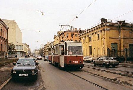 Петербург 2000. Трамвай СПБ 2000 год. Санкт-Петербург в 2000-е. Петербург 2000 года центр. СПБ 2000 Мартин.