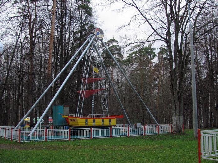 Красногорский городской. Красногорский городской парк. Парк в городе Красногорск. Парк аттракционов в Волоколамске. Красногорский городской парк аттракционы.