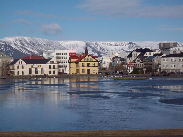 チョルトニン湖 レイキャヴィーク