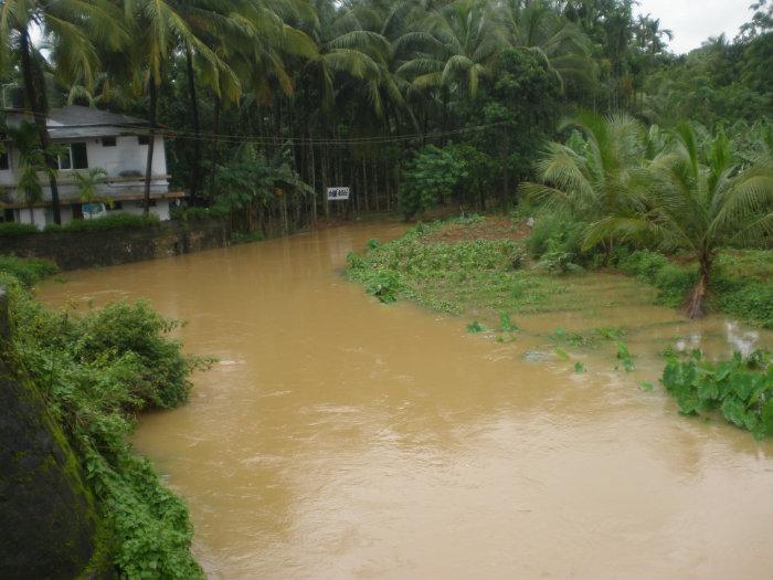 KULUKKALLUR Gate on Shoranur-Nilambur broad gage line(by 