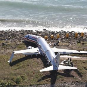 American Airlines Flight 331 runway overshot (plane crash)