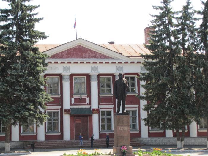 Льговский курская. Льгов город Курская область. Центр города Льгов Курской области. Льгов Льговского района. Администрация города Льгова Курской области.