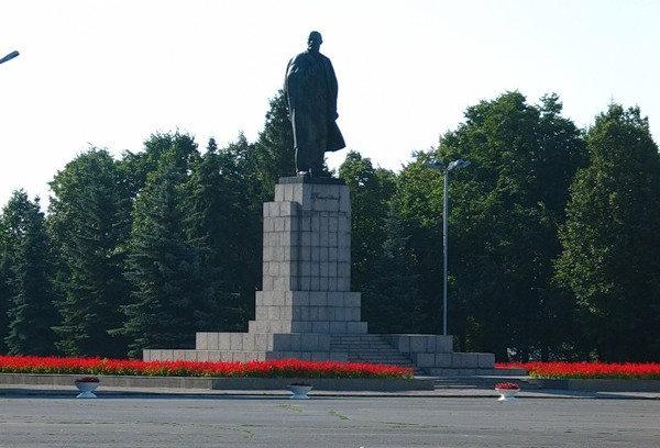 Памятник В. И. Ленину  Ульяновск