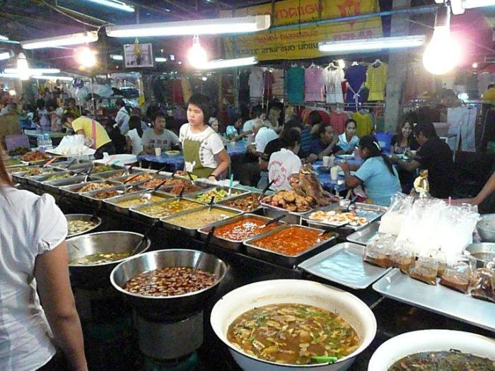 Ночной рынок тепразит. Паттайя Тепразит. Улица Тепразит Паттайя. Thepprasit Night Market Pattaya.