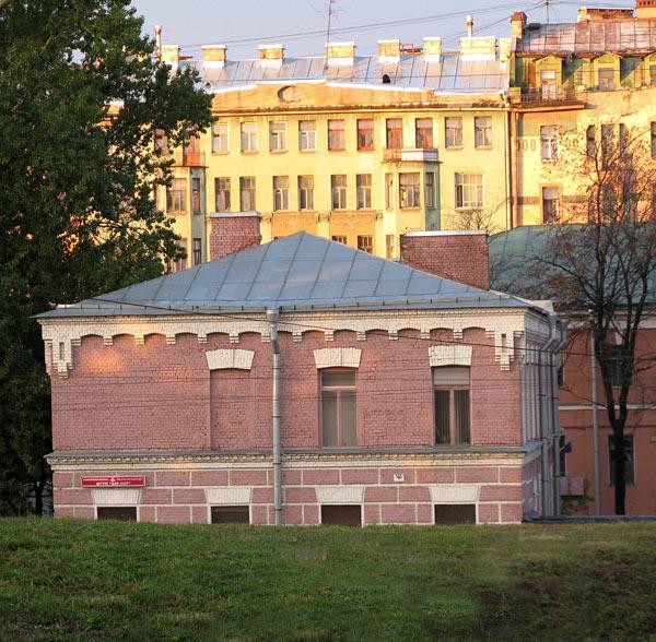 Казармы семеновского полка в санкт-петербурге. Казармы егерского полка в санкт петербурге. Казармы егерского полка рузовская 10. Казармы семеновского и егерского полка. Казармы семеновского полка.