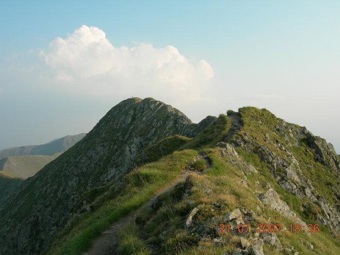 Moldoveanu Peak 2.544 m | mountain, summit