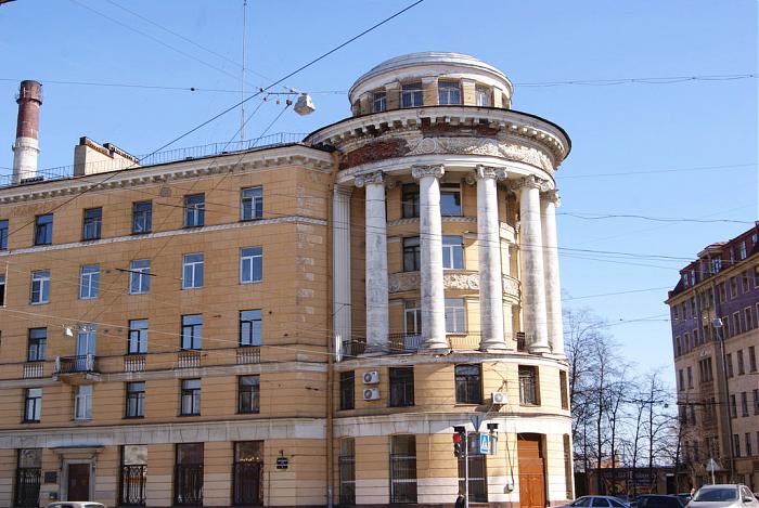 Ул новгородская. Сталинский Ампир Иркутск. Новгородская ул 5 СПБ. Сталинский Ампир Златоуст. Сталинский Ампир в Перми Комсомольская улица.