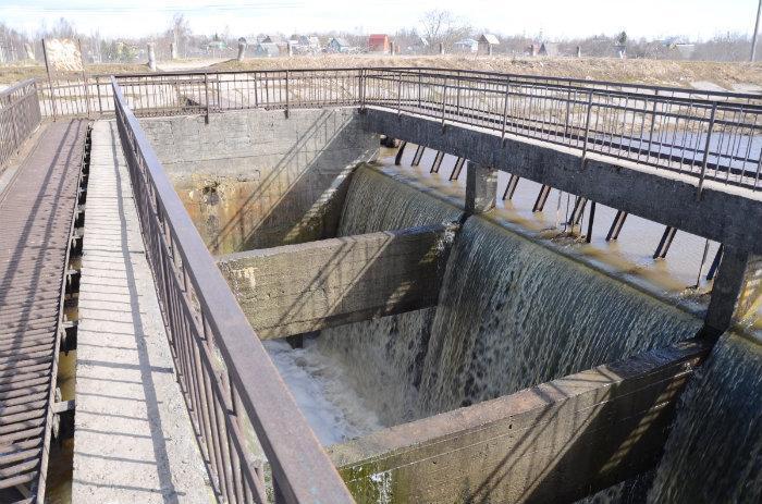 Плотина на сейму в курске. Гидроэлектростанция саяно шушенская. Вахруши пруд дамба. Плотина 4. Плотина 4.