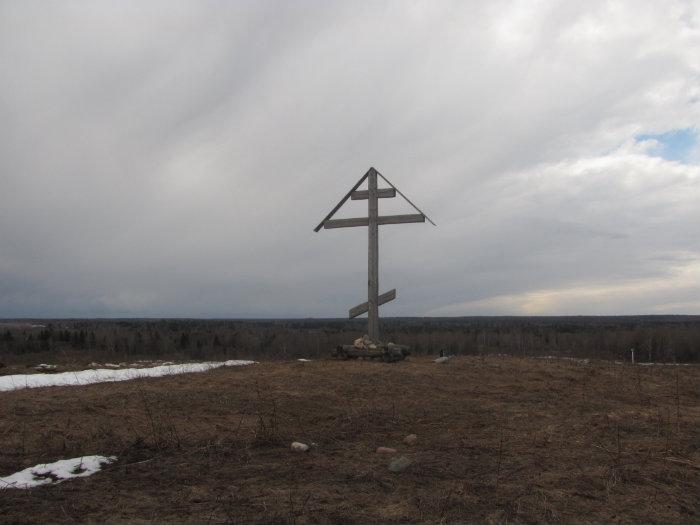 Сев крест. Деревня кресты. Деревенский крест. Голгофский поклонный крест. Крест поклонный деревня Дубнево.