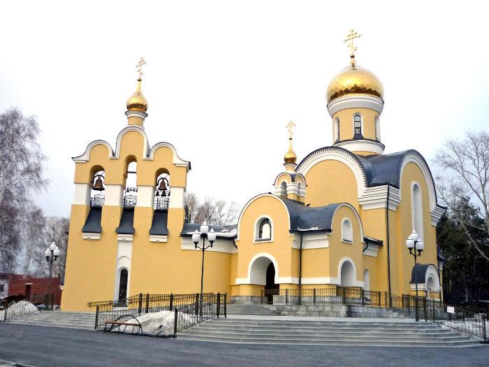 Среднеуральск. Среднеуральск храм Николая Чудотворца. Храм Святого Николая Чудотворца Среднеуральск. В Среднеуральске храм святителя Николая. Храм Николая Чудотворца Среднеуральск зимой.