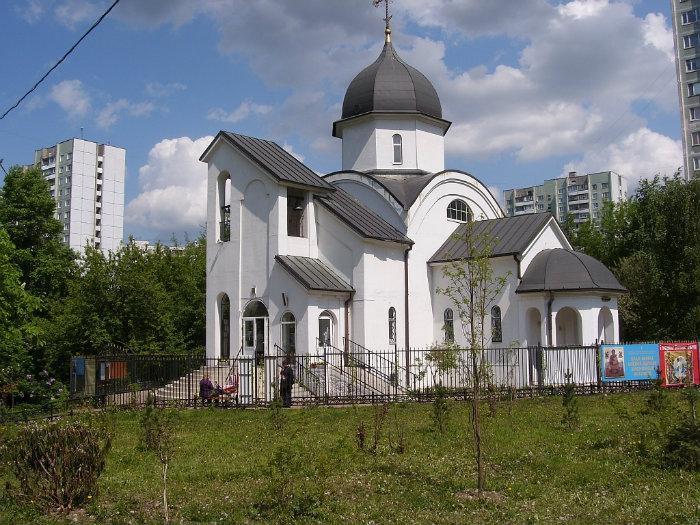 Расписание храм живоносный бибирево. Храм Живоносный в Бибирево. Церковь Живоносный источник в Бибирево. Церковь в Бибирево на Лескова. Храм иконы Божией матери Живоносный источник в Бибирево.