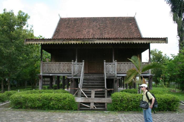 Gambar Rumah Adat Jambi