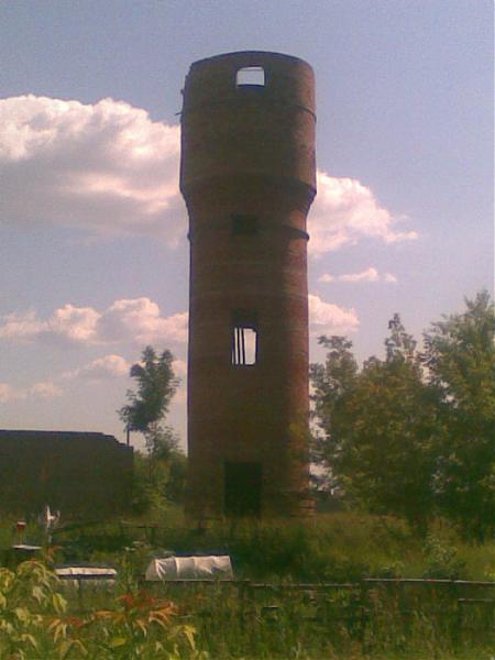 Башня левый берег. Водонапорная башня в Ангарске. Водонапорная башня мкр.Заря. Водонапорная башня Бердск. Водонапорная башня Ангарск 1990.