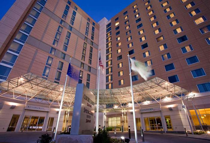 Courtyard by Marriott Indianapolis Downtown Hotel - Indianapolis, Indiana