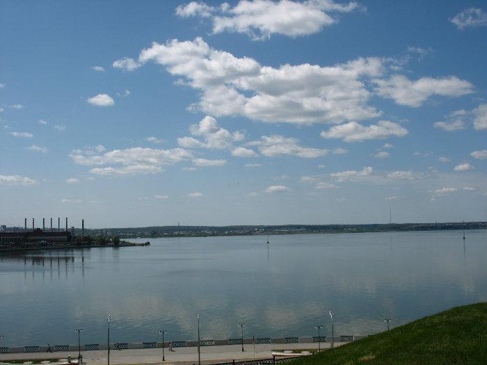 Водохранилища удмуртии. Ижевск водохранилище. Ижевское водохранилище. Ижевский пруд Чебоксары. Река в центре Ижевска.