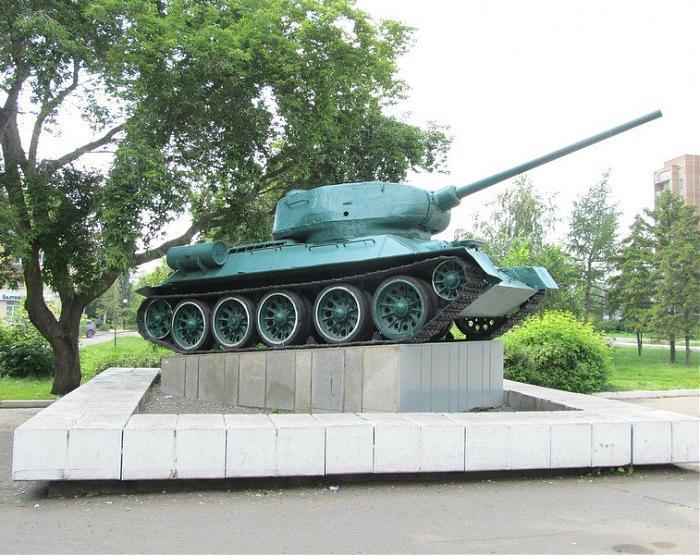 Купить танк в омске. Омский танк т34 памятник. Т34 в Омске. Памятник танк в Омске.