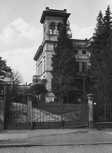 Manfred von Richthofen’s (Red Baron) House - Świdnica | apartment building