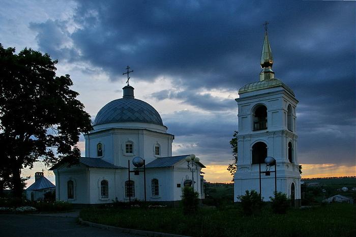 Храм никольское белгород. Храм село Никольское Белгородского района. Храм в селе Никольское Белгородского района Белгородской области. Село Никольское Никольский храм. Никольский храм Белгородского района.