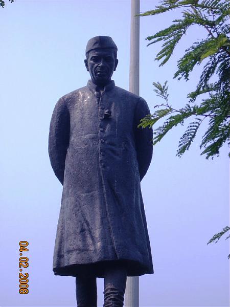 J L Nehru's Statue - Kolkata