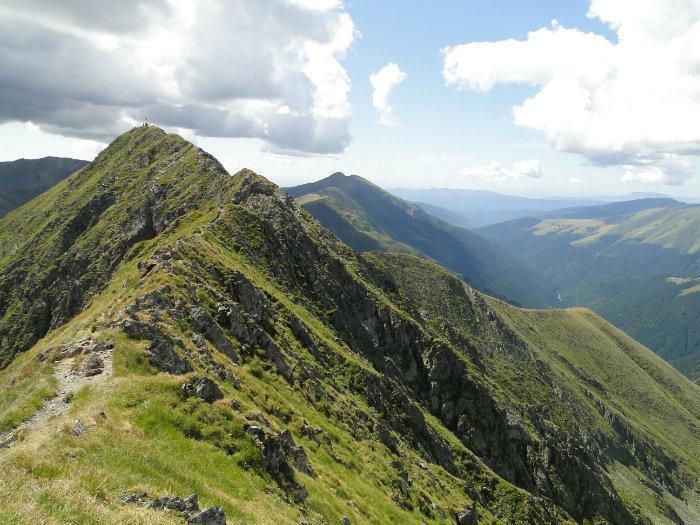 Moldoveanu Peak 2.544 m | mountain, summit