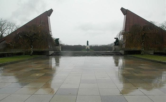 Soviet War Memorial (Treptower Park) - Berlin | Second World War 1939 ...