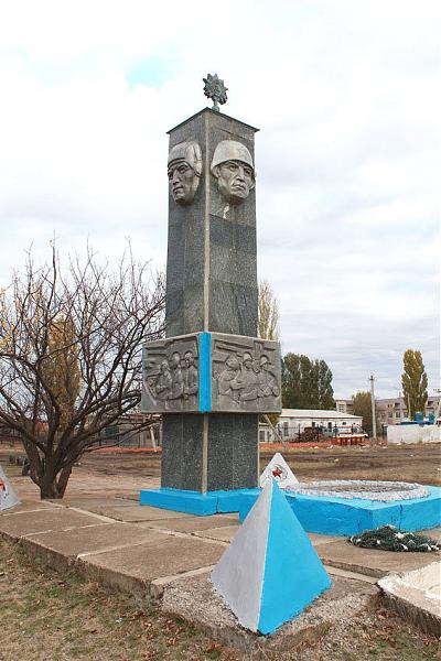 Рп5 станица советская. Памятники 33 Гвардейской дивизии. Станица Советская Ростовская область. Ст Советская Ростовская область памятники. Севастополь памятник 33 Гвардейской дивизии.