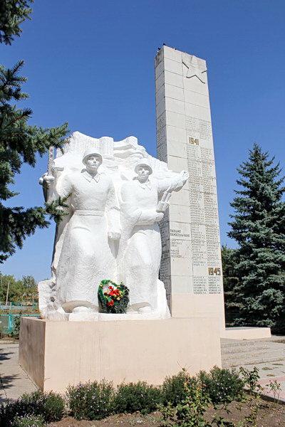 Хутор орловский. Хутор Островянский Орловский район. Хутор Островянский Ростовская область. Хутор Островянский Орловского района Ростовской области. Х.Островянский Ростовской памятники.