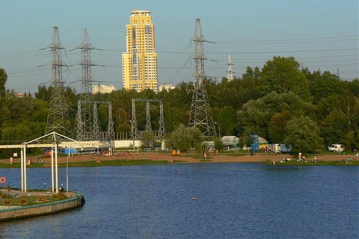 Левобережье. Пляж Левобережный Химки. Пляж Левобережная 10. Москва, ул. Левобережная пляж. Левобережный район пляж.