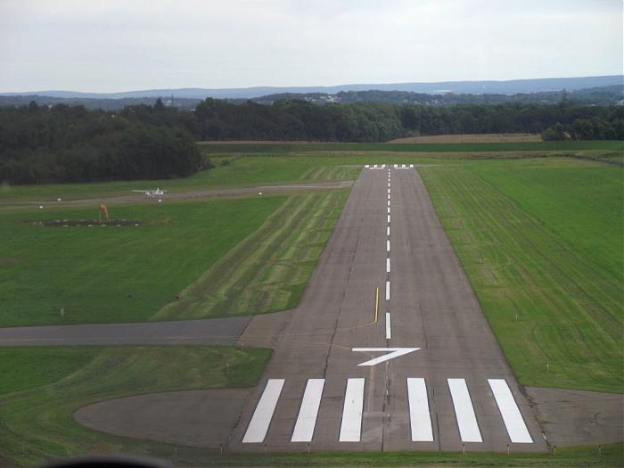 Runway 7/25