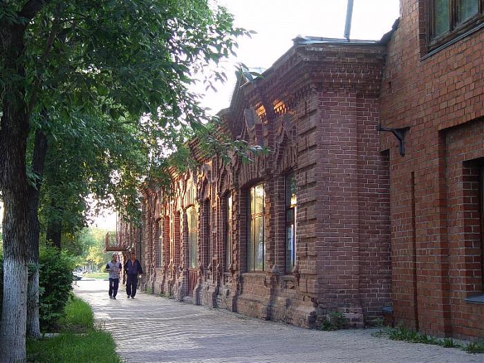 Улицы петропавловска. Петропавловск Казахстан улица Конституции Казахстана 38. Петропавловск Казахстан Старая архитектура. Казахстан дома старые. Петропавловск улицы.