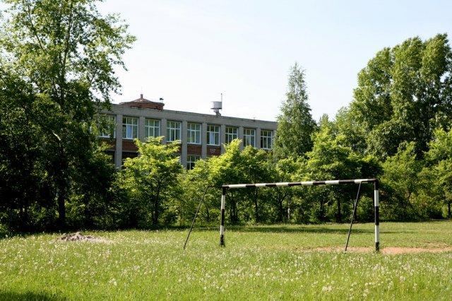 Школа верхние. Верхнее Дуброво школа. Средняя школа 5 Свердловской области верхнее Дуброво. Верхнедубровская школа Свердловской области. Верхне Дубровская школа.