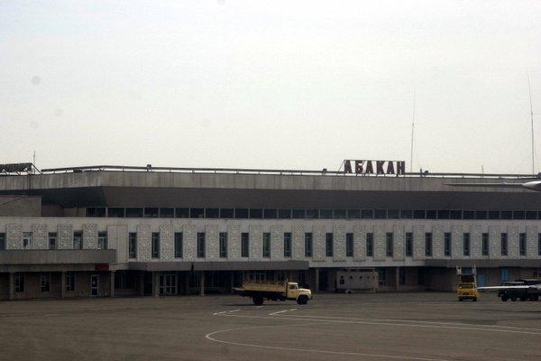 Аэропорт абакан автовокзал абакан. Хакасия аэропорт. Аэропорт Абакан. Аэропорт Абакан ВПП. Старый Абакан аэропорт.