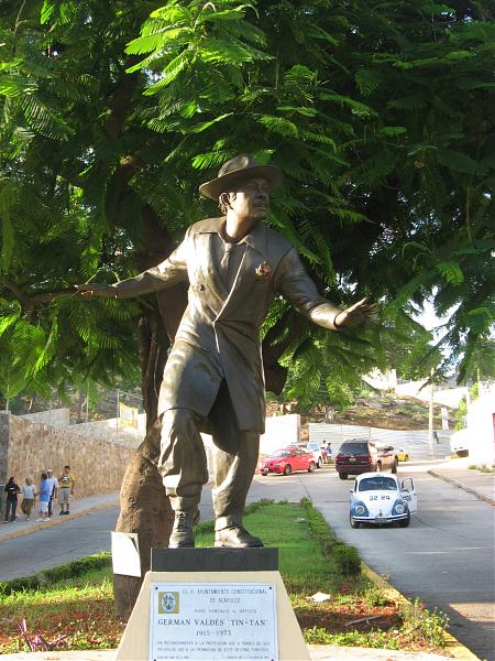 Statue - Germán Valdés (Tin-Tan) - Acapulco