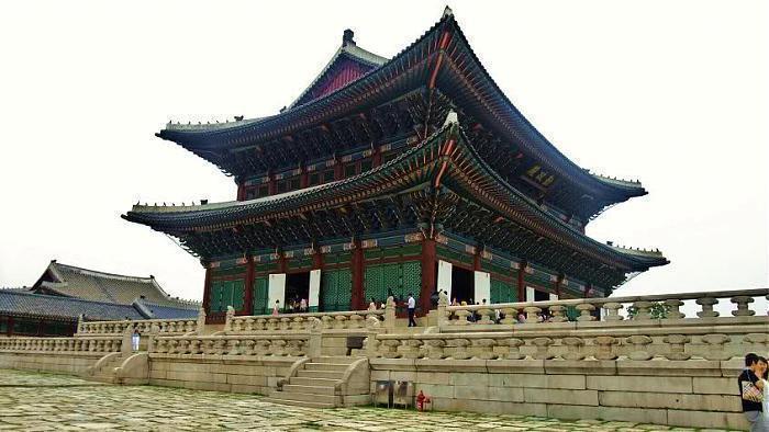 Geunjeongjeon (throne hall) - Seoul