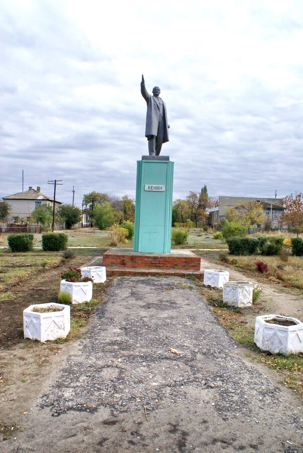 Погода в нижнем чире. Станица Нижний Чир Суровикинский район Волгоградская область. Станица Нижний Чир Волгоградская область. Станица Нижний Чир Суровикинский район. Нижний Чир памятник.