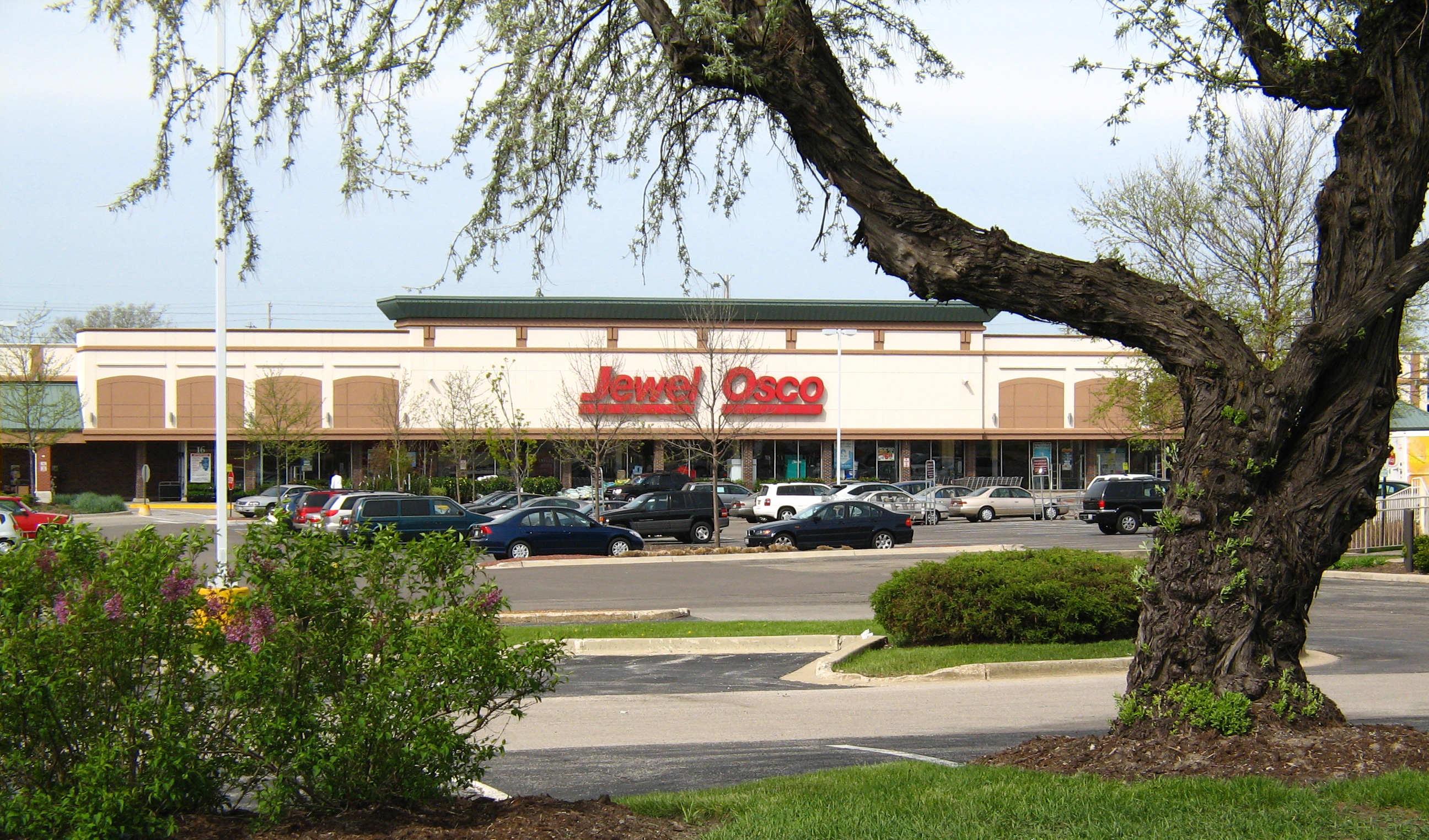 Deerbrook Mall - Deerfield, Illinois | store / shop, shopping mall