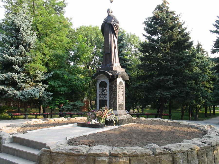 Памятники никольское