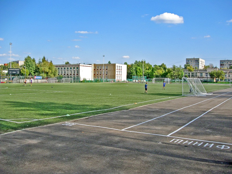 Поле 13. Городской стадион Троицк. Троицк стадион Локомотив. Стадион Троицк Челябинская область. Футбольный стадион в Троицке.