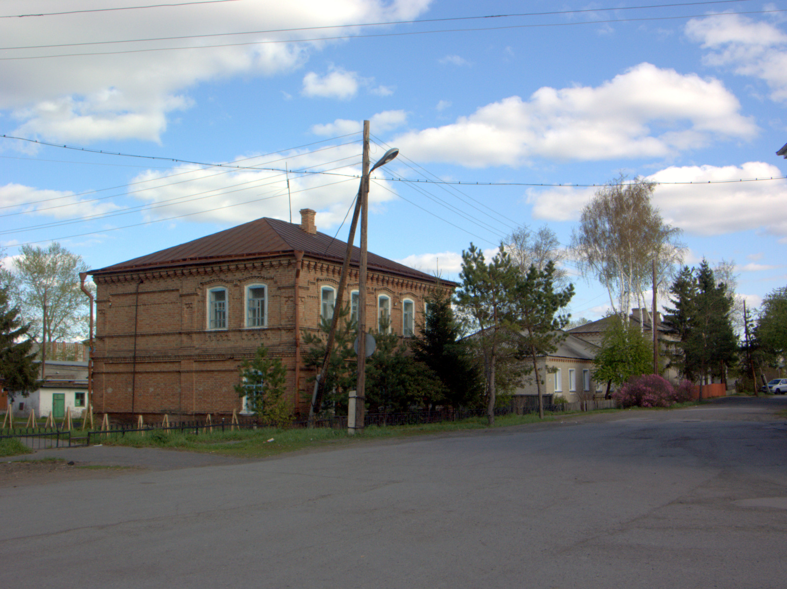 Погода краснозерское. Краснозёрка Новосибирская область. Село Половинное Краснозерский район Новосибирская область. Рабочий поселок Краснозерское Новосибирской области. Здание администрации Краснозерского района Новосибирской области.