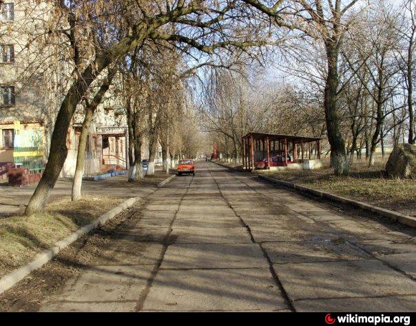 Молодогвардейск. Город Молодогвардейск Луганской области. Молодогвардейск фото. Улица Молодежная в Луганске.