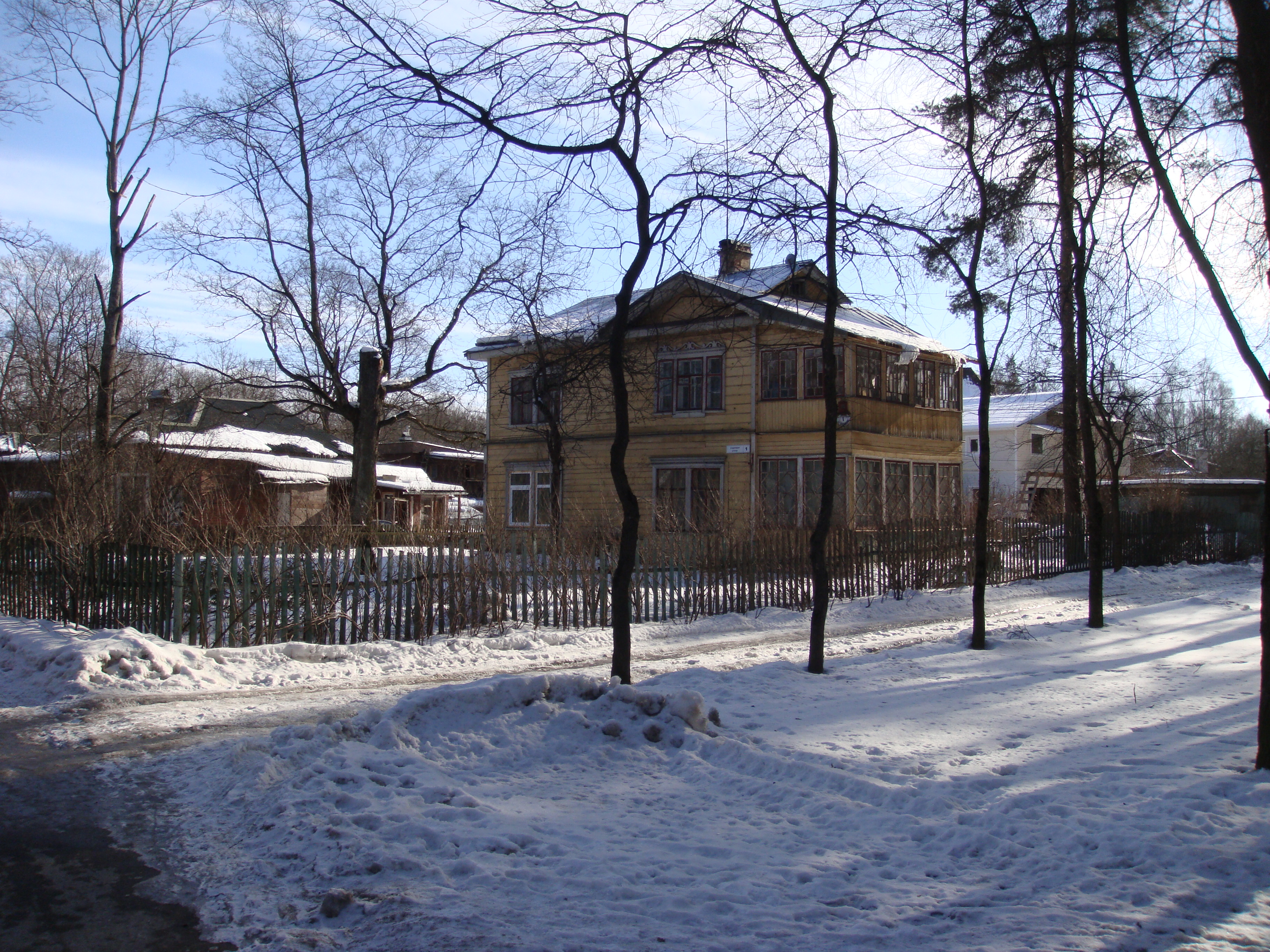 улицы павловска спб. город павловск ленинградской области центр. павловск детскосельская улица дом 2. павловск главная улица. сталинские дома в павловске спб.
