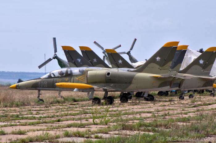 Air field. Аэродром Бобровка Самарская. Военный аэродром Самара. 683 ИАП Бобровка. Самарский аэроклуб Бобровка.