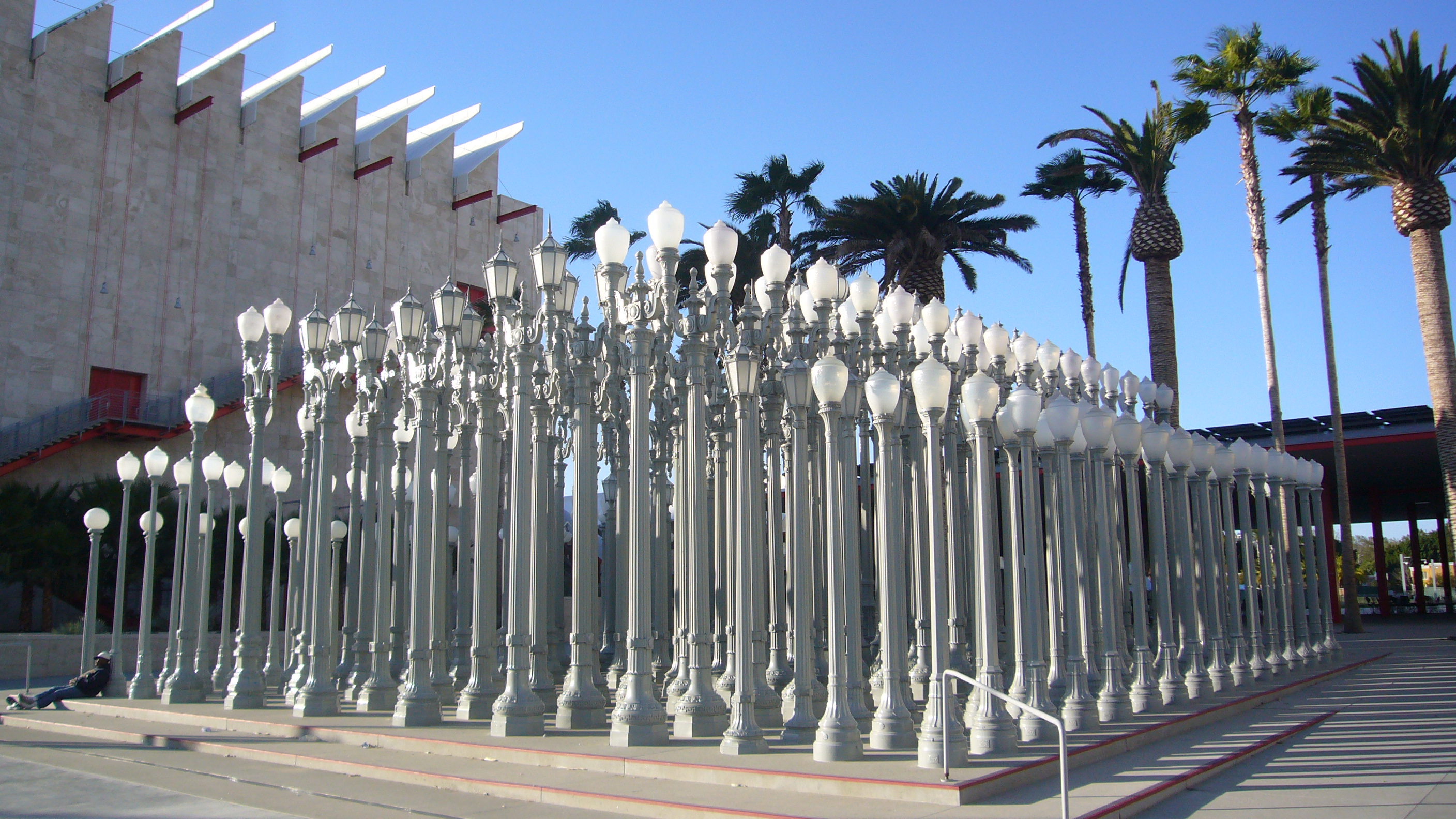 Музей искусств лос анджелеса. LACMA Лос Анджелес. Музей искусств округа Лос-Анджелес. Музей LACMA.