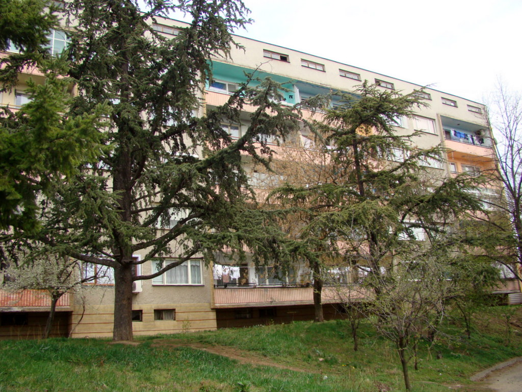 ул. Генерал Радецки, 9 - Казанлък