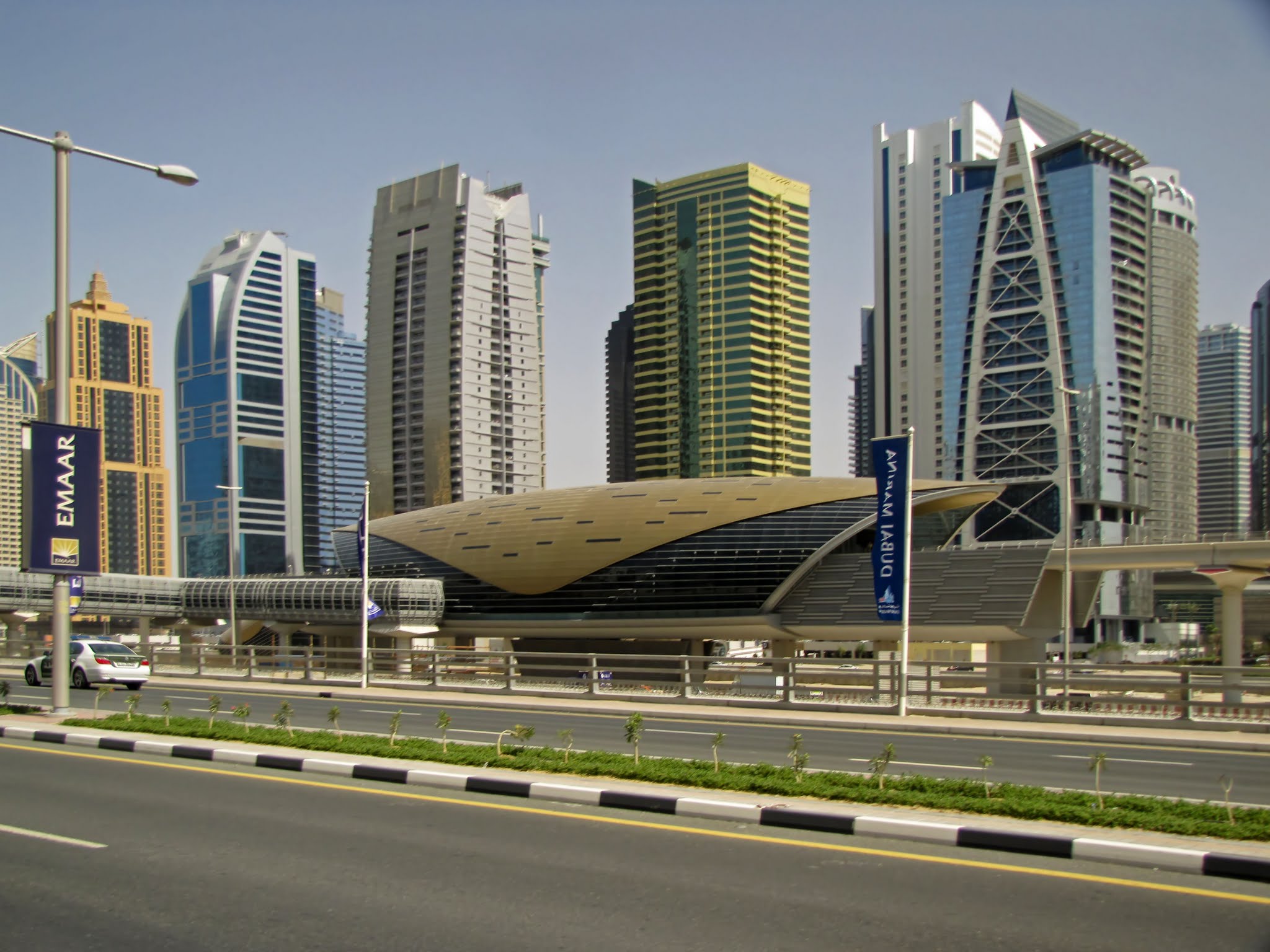 Station dubai. DMCC Дубай. Метро DMCC. DMCC станция метро. Jumeirah Lakes.